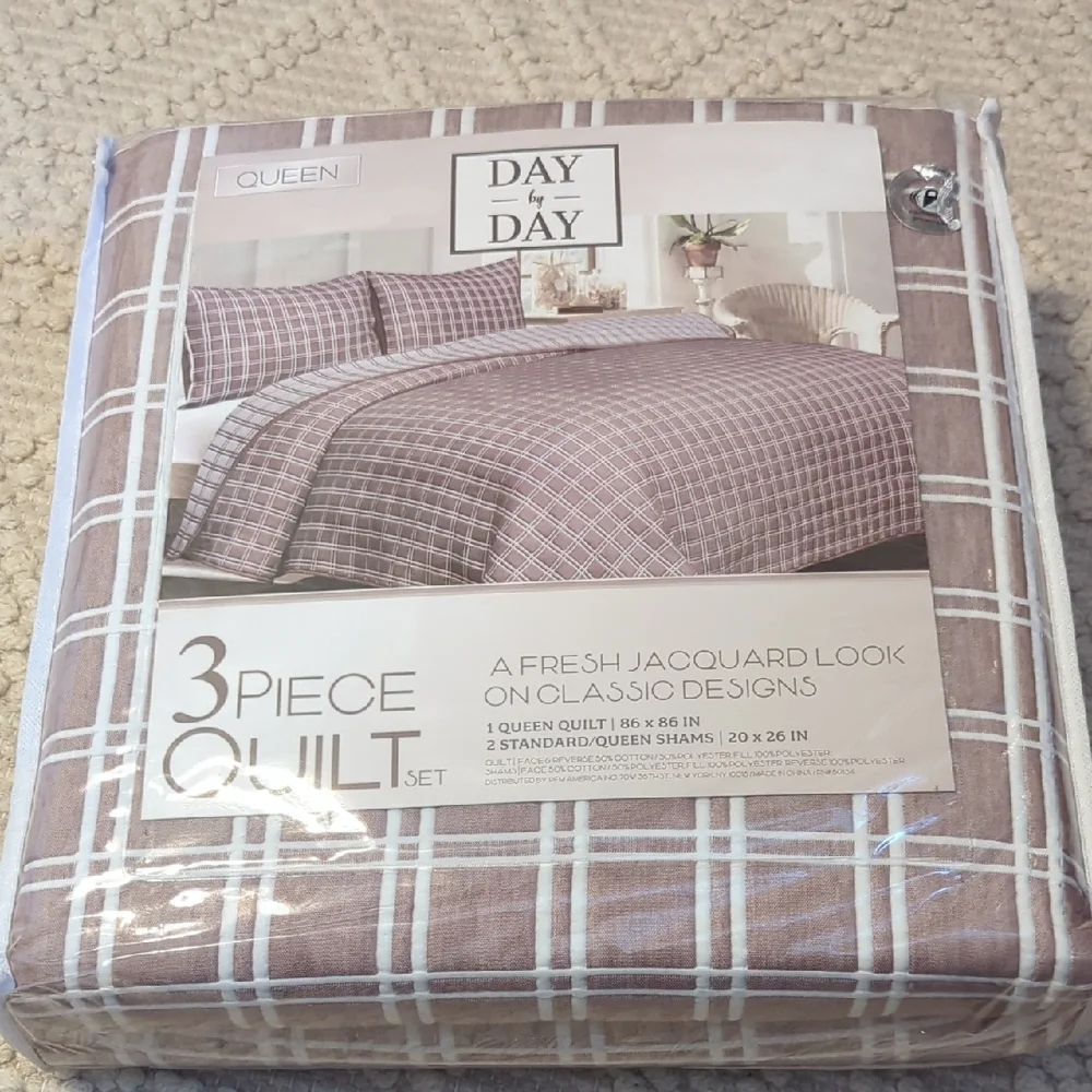Queen-size, 3-piece quilt